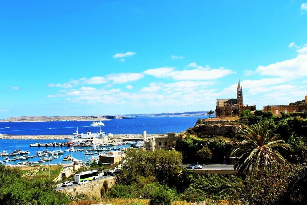 Ferienwohnung Seaview Luxury Penthouse With Shared Swimming Pool Għajnsielem Exterior foto