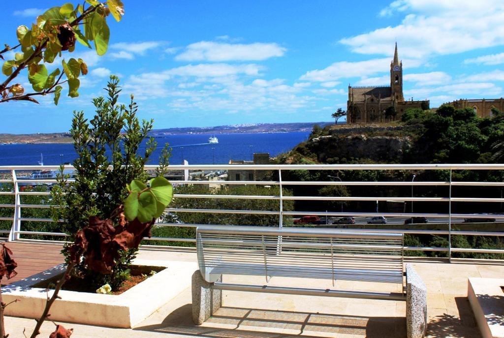 Ferienwohnung Seaview Luxury Penthouse With Shared Swimming Pool Għajnsielem Exterior foto