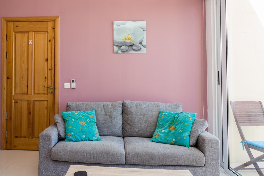 Ferienwohnung Seaview Luxury Penthouse With Shared Swimming Pool Għajnsielem Exterior foto