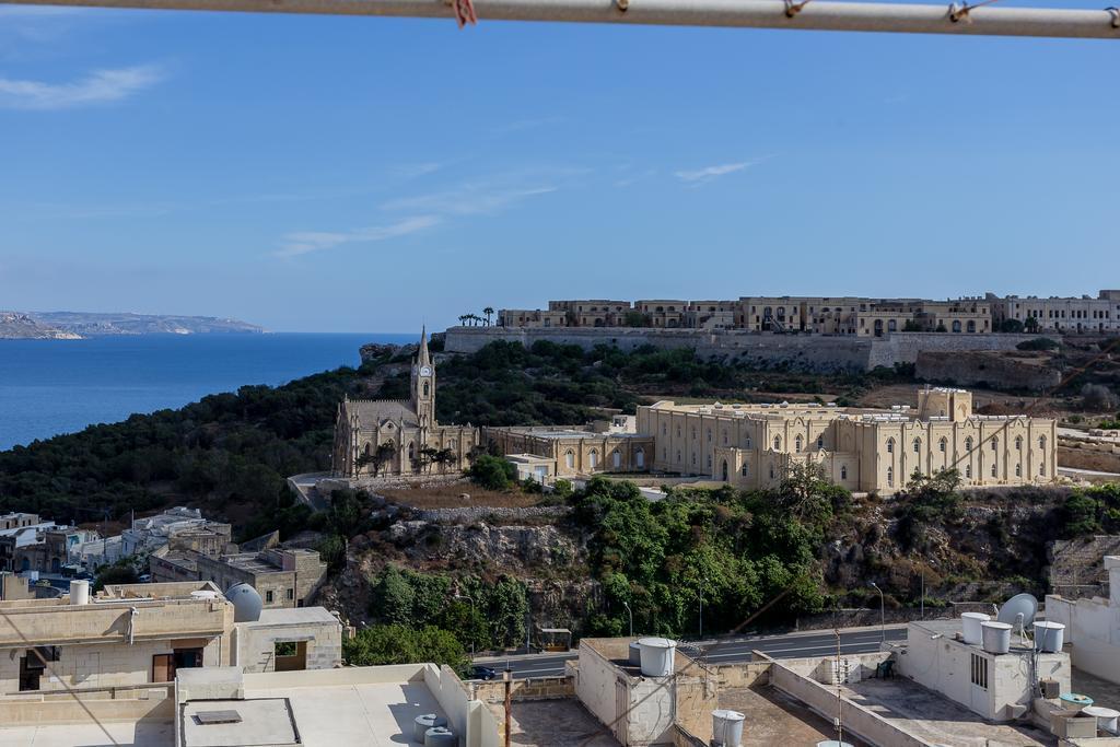 Ferienwohnung Seaview Luxury Penthouse With Shared Swimming Pool Għajnsielem Exterior foto
