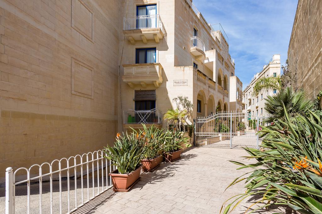 Ferienwohnung Seaview Luxury Penthouse With Shared Swimming Pool Għajnsielem Exterior foto